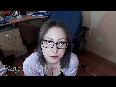 ❤️ Сэксуальная дзяўчына ў акулярах глыбока адсмоктвае фалаімітатар на камеру ️❌ Супер порна у нас ❌❤